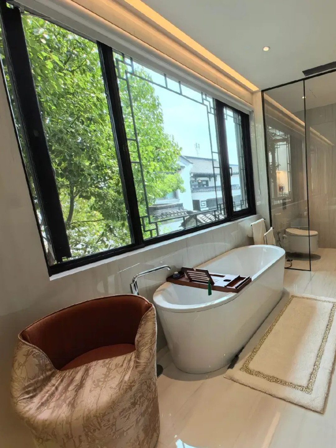 Suozhe Doors and Windows Crafting a Luxurious Chinese-Style Whole-House Window and Door Solution for a Guangzhou Villa (3)