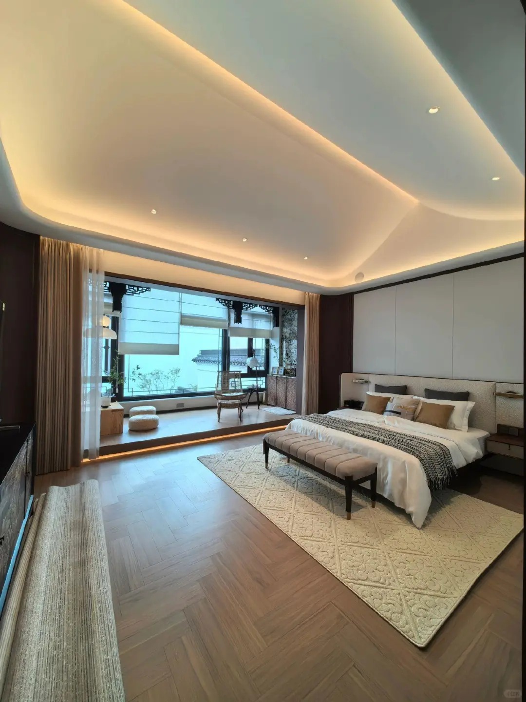 Suozhe Doors and Windows Crafting a Luxurious Chinese-Style Whole-House Window and Door Solution for a Guangzhou Villa (2)